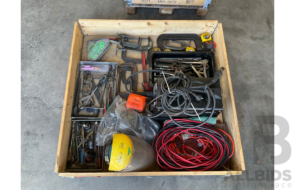 Pallet of Mixed Hardware & Tools - Mig Welder, Extension Leads, Clamps, Tape Measures, Hand Tools