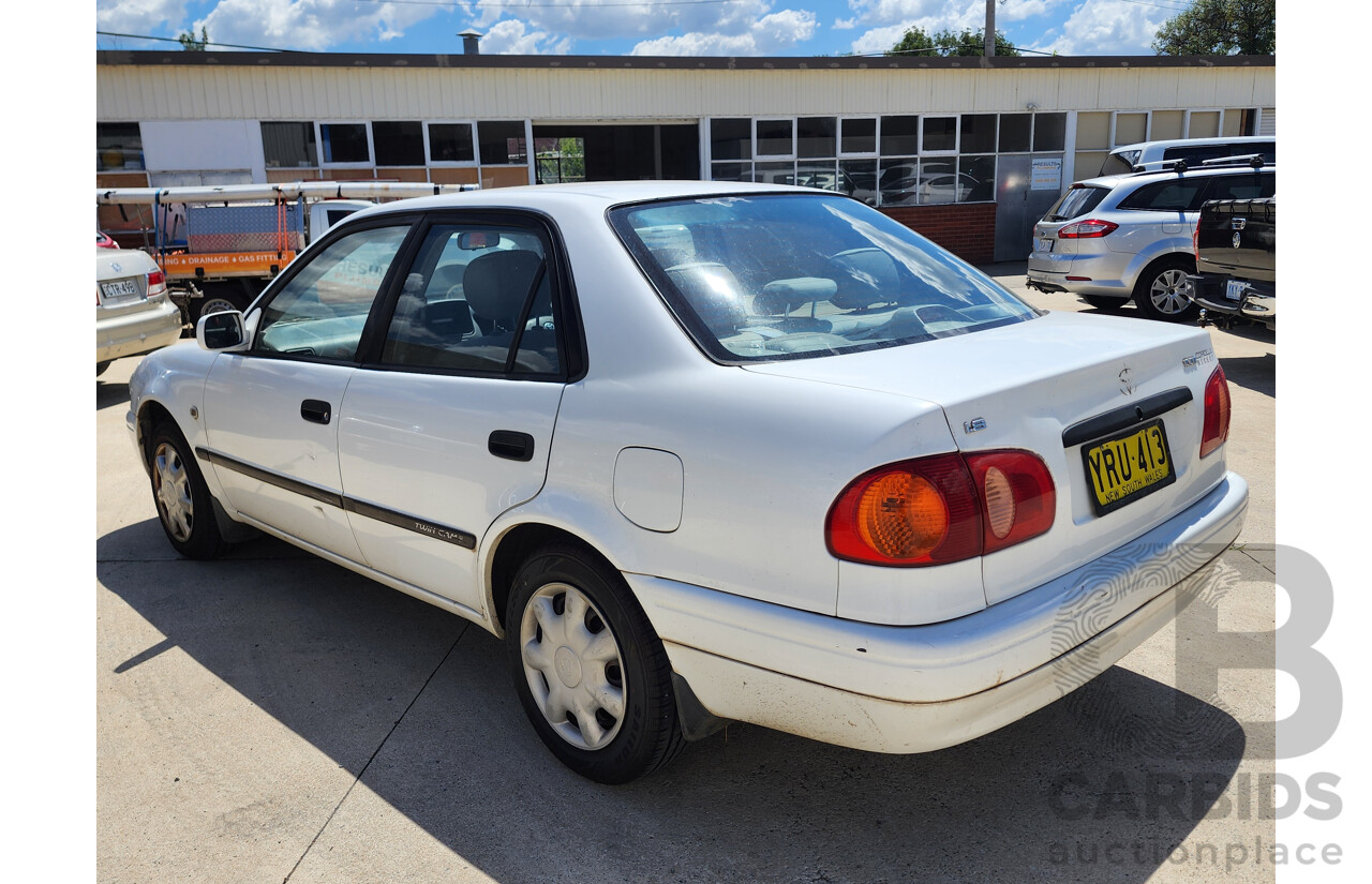 2/2001 Toyota Corolla Ascent AE112R 4d Sedan White 1.8L