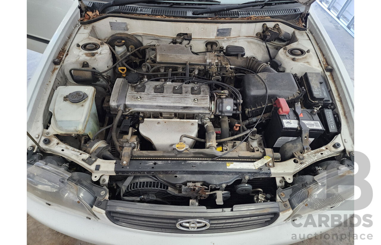 2/2001 Toyota Corolla Ascent AE112R 4d Sedan White 1.8L