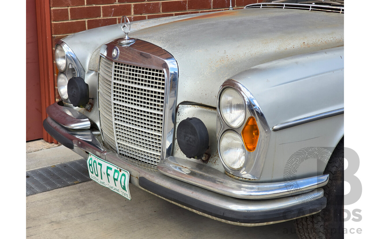 11/1971 Mercedes Benz 280SE 3.5 W108 4d Sedan Silver V8 3.5L