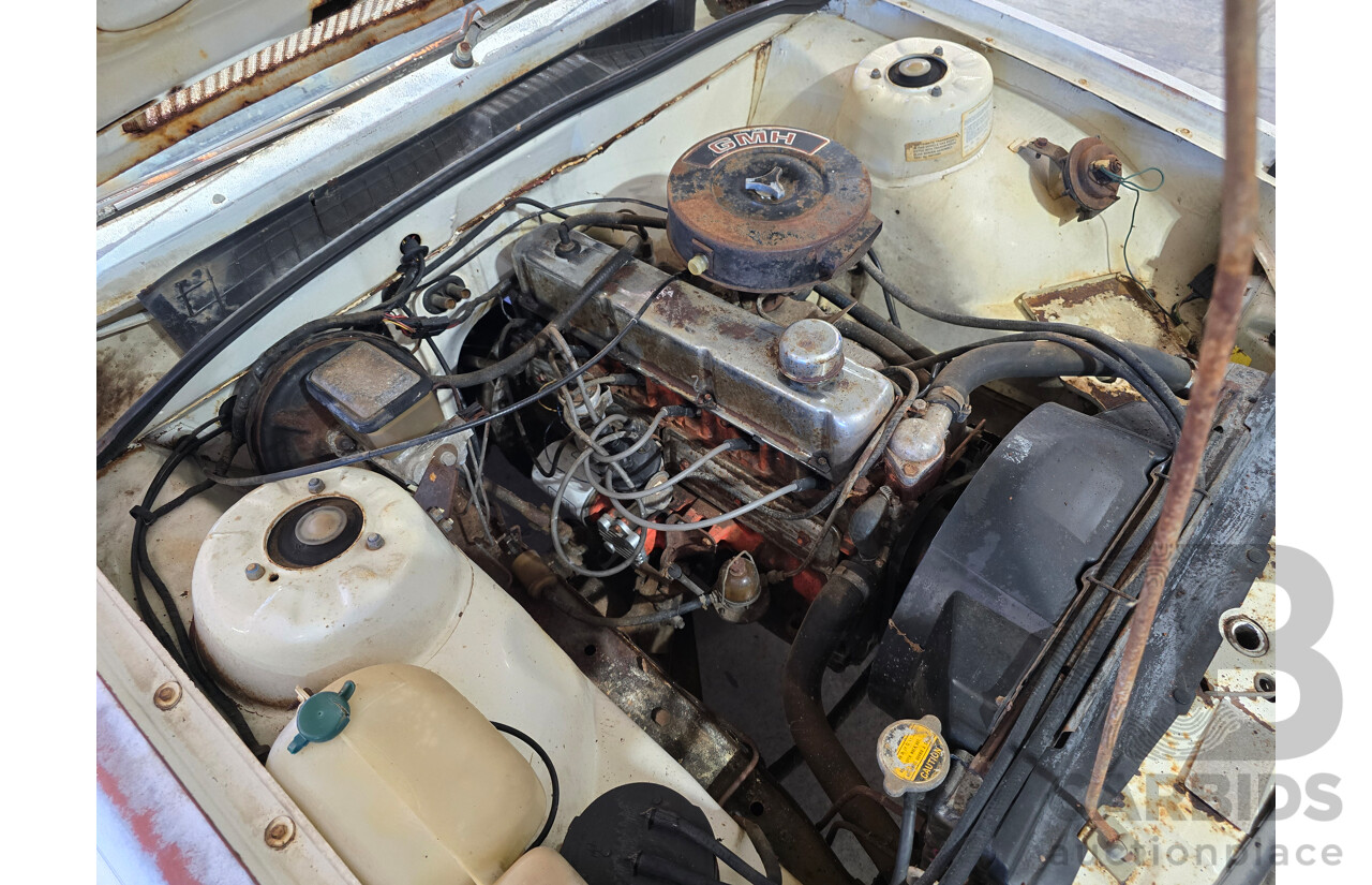6/1979 Holden VB Commodore 4d Sedan White 3.3L