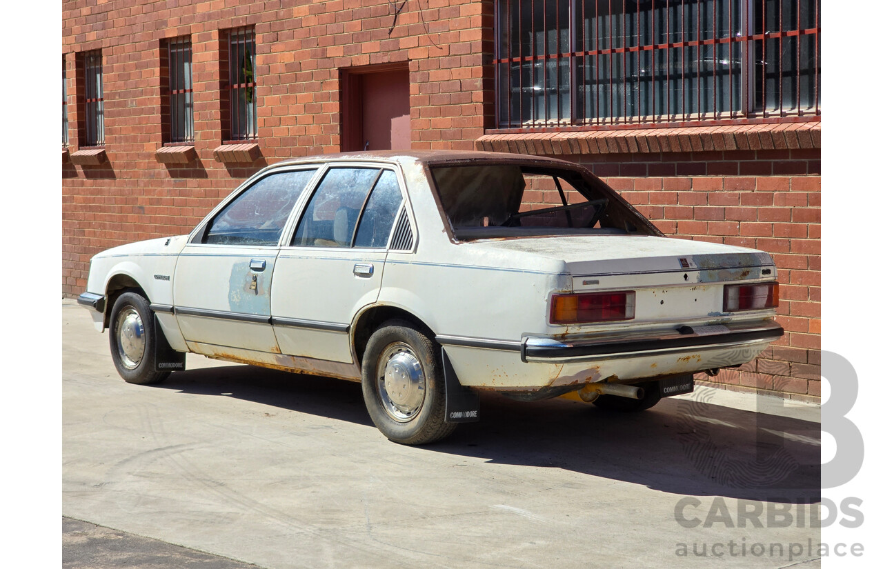 6/1979 Holden VB Commodore 4d Sedan White 3.3L