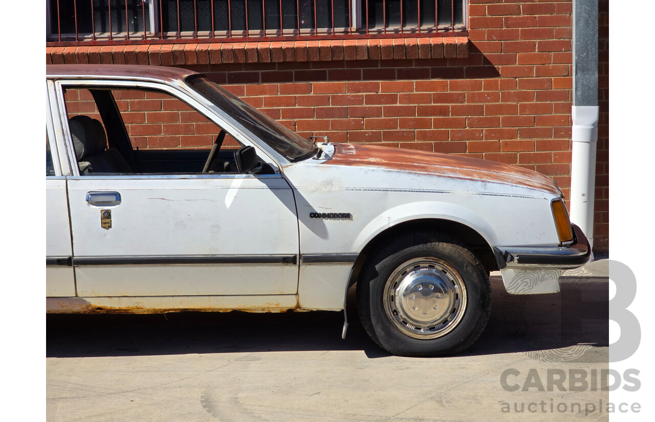 6/1979 Holden VB Commodore 4d Sedan White 3.3L