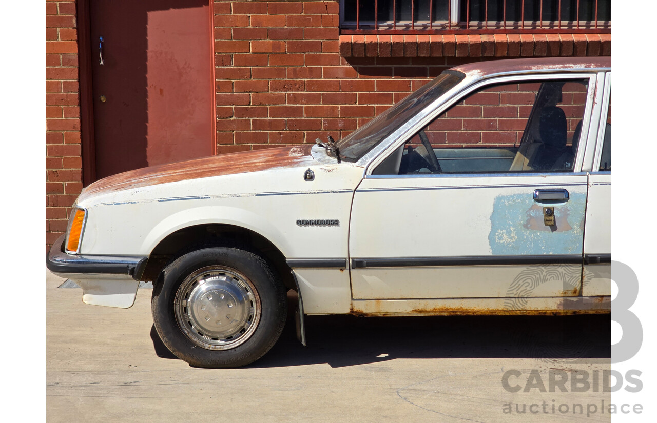 6/1979 Holden VB Commodore 4d Sedan White 3.3L