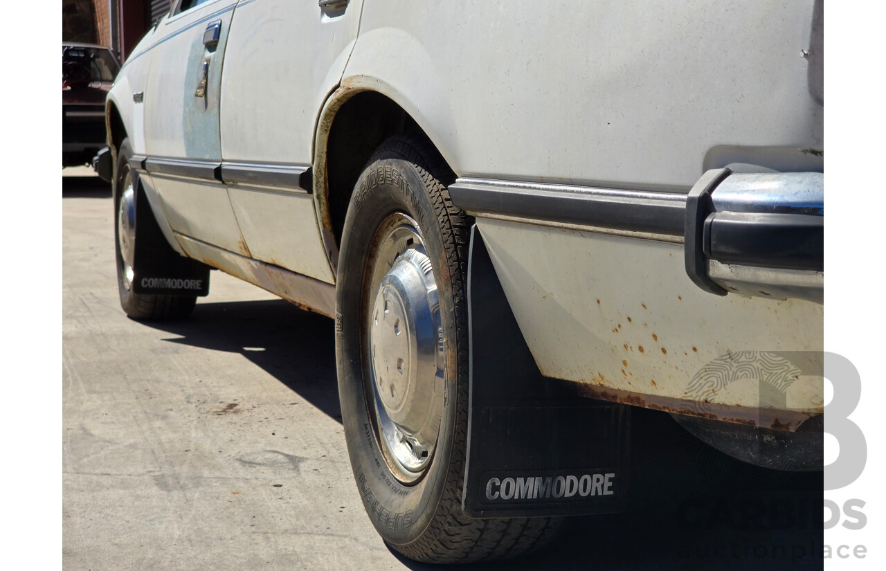 6/1979 Holden VB Commodore 4d Sedan White 3.3L