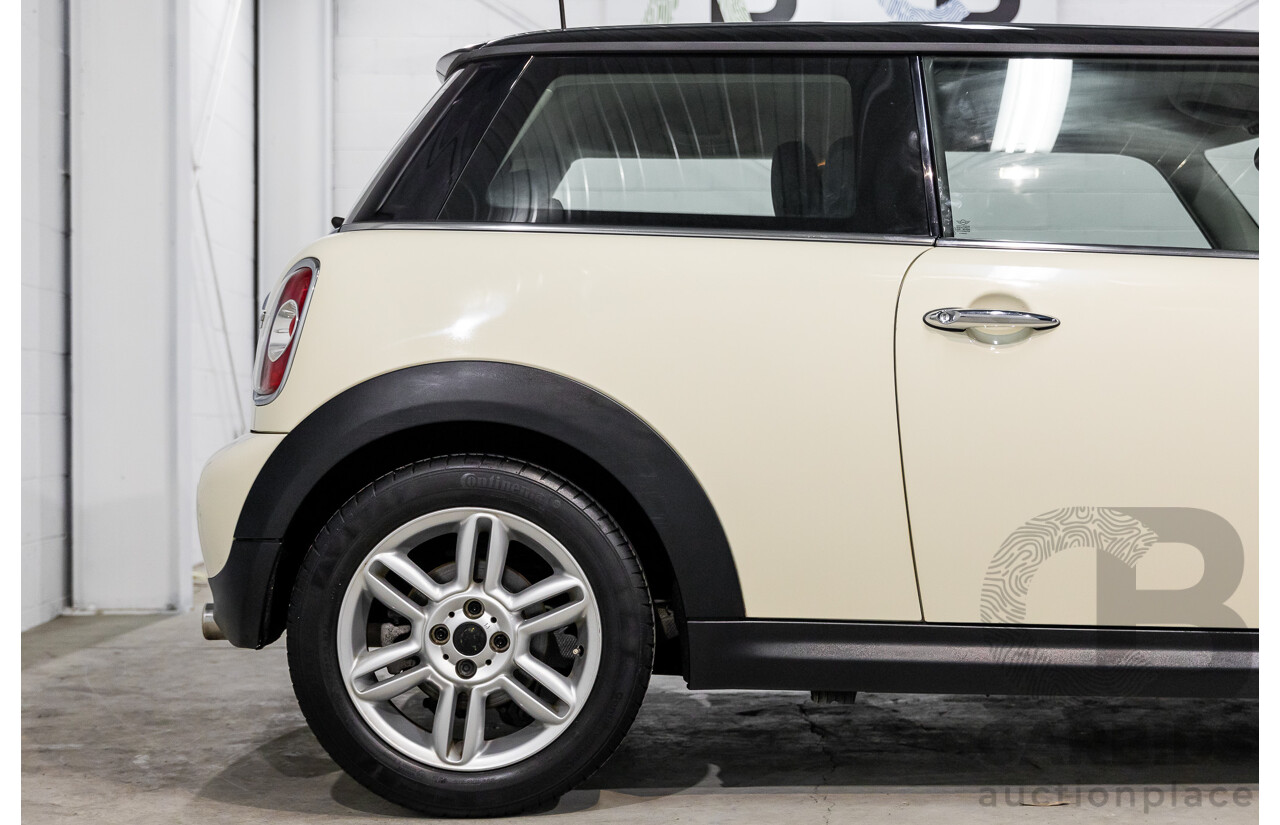 7/2011 Mini Cooper Chilli R56 MY11 2d Hatchback Pepper White 1.6L