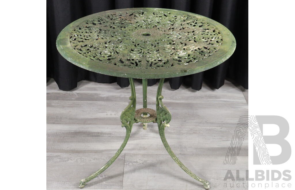Vintage Four Piece Outdoor Cast Alloy Dining Suite
