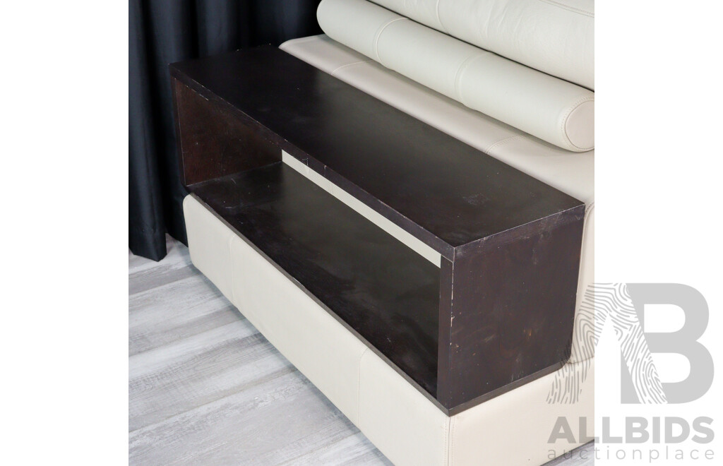 Single Leather Sectional Lounge Chair by King Furniture