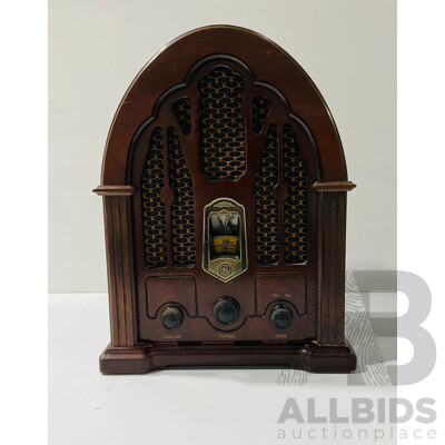 Reproduction General Electric Wooden Cathedral AM/FM Radio