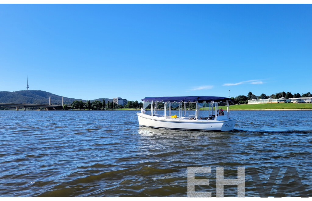 L101 - Two Hour Love Boat Rental (for Up to 10 People)