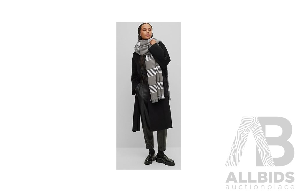 L33 - Boss Women's Lacosy Scarf