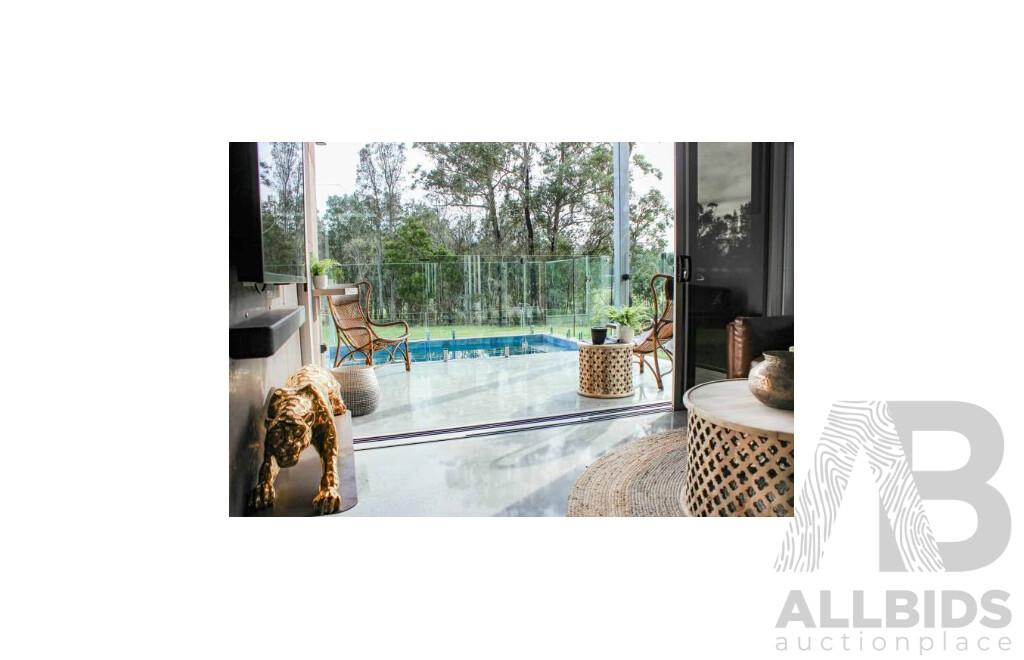 L43 - 2 Night Luxury Villa - 'Jaguar Stay' Mogo including a tour of Foxdog Gin Distillery & 2 gin flight tasting with charcuterie board