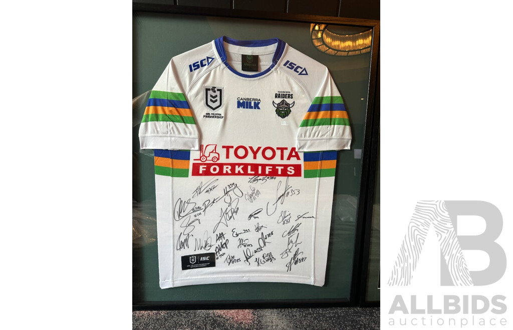 L57 - Framed Raiders Jersey signed by the players - Mens