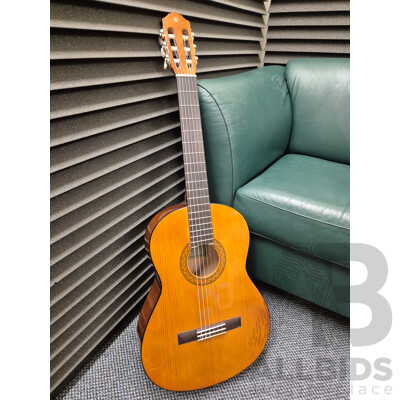 L85 - Yamaha Full sized Classical Acoustic Guitar