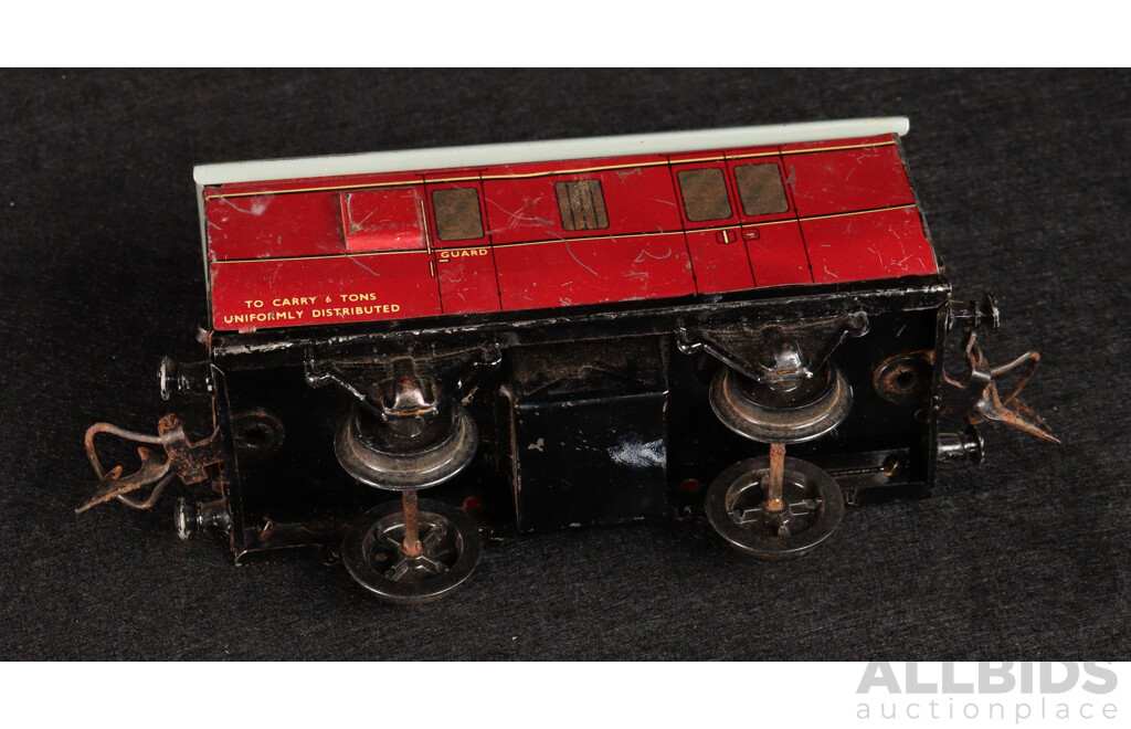 Three Vintage Hornby O Gauge Pressed Steel Passenger and Guard Carriages with Curved, Straight Track, Made in England