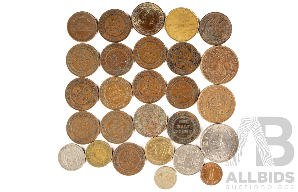 Sixteen Australian KGV Half Pennies, Examples Spanning 1916 to 1935 Including 1916I with Vintage International Coins, Canada, Hong Kong, Malaysia
