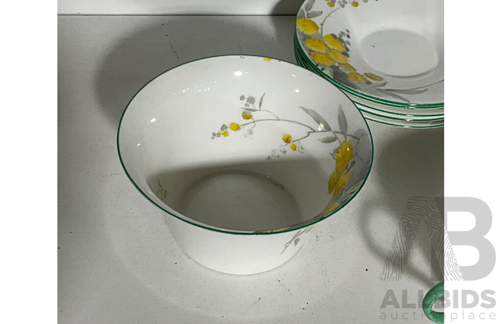 Shelly Regent Art Deco Seventeen Piece Tea and Saucer Set, Made in England