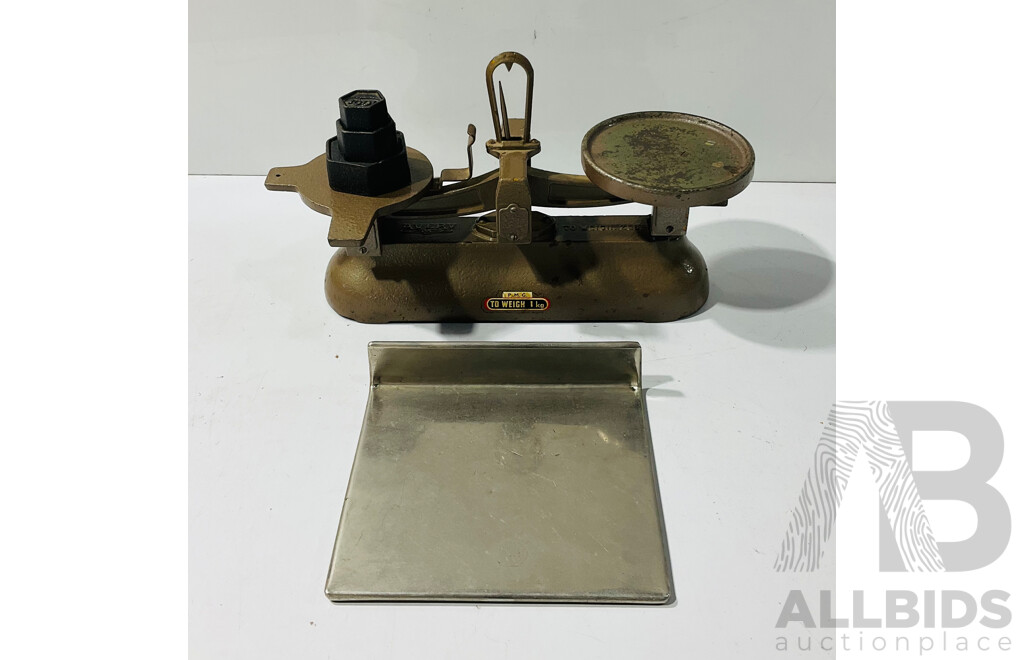 Vintage P.M.G Cast Iron One Kilogram Post Office Scales with 100, 200, 500 Gram Weights