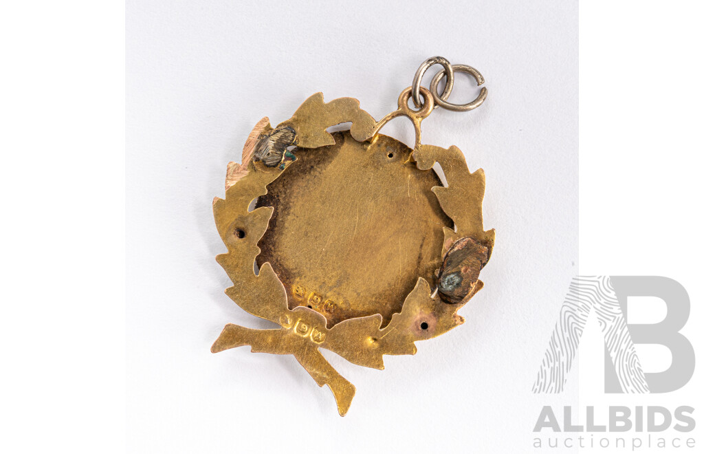 9ct Antique Wreath Style Medallion Pendant of Stood Easy Soldier Embossed Motif, 30mm, 3.26 Grams