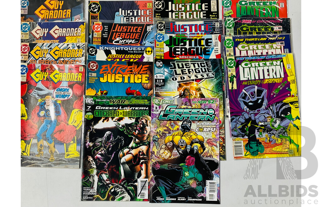 Collection of DC Single Issue Comics Including Justice League Titles, Green Lantern and More