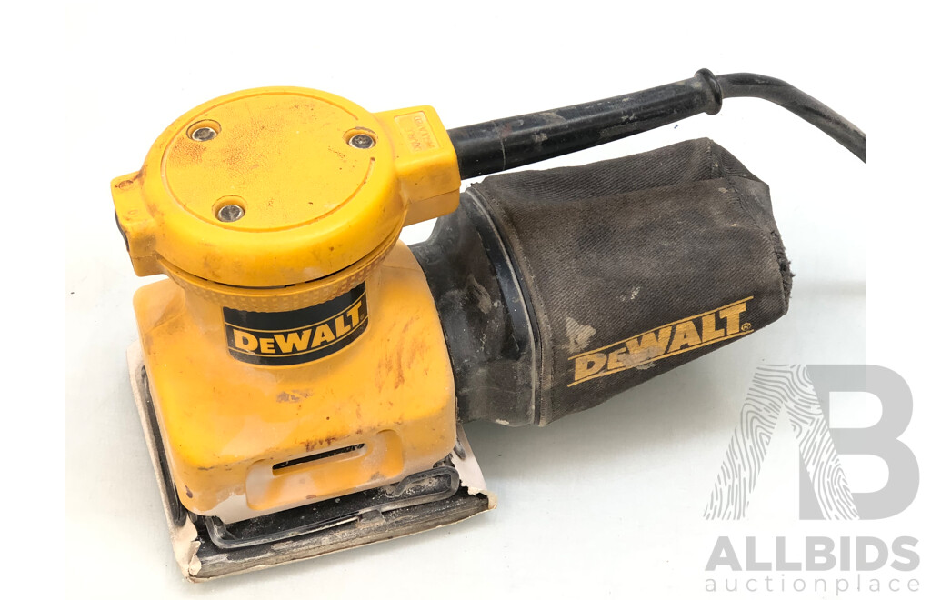 DeWalt  Electric 1/4 Sheet Heavy Duty Palm Grip Sander