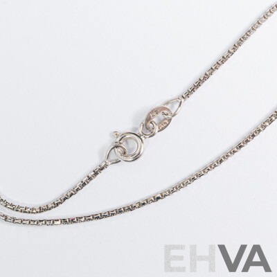 18ct White Gold Sapphire & Diamond Pendant & Chain, Est S0.62ct/TDW0.25ct 5.49 Grams