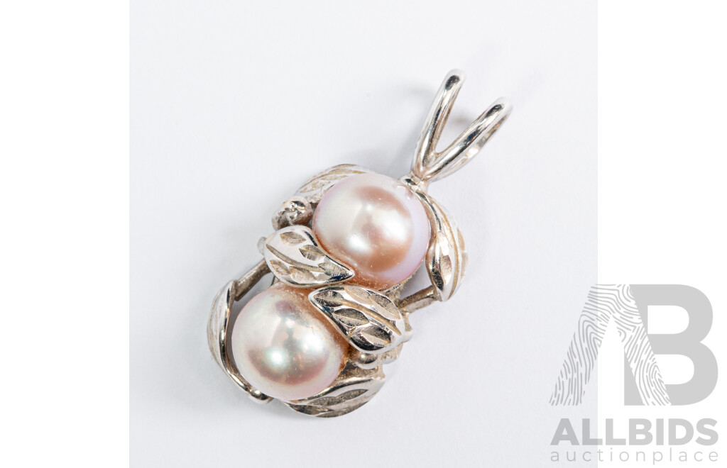 14ct White Gold Double Cultured Pearl Pendant, 25mm, 5.05 Grams