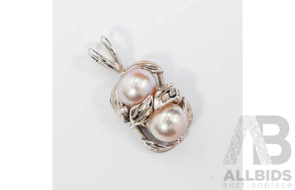 14ct White Gold Double Cultured Pearl Pendant, 25mm, 5.05 Grams