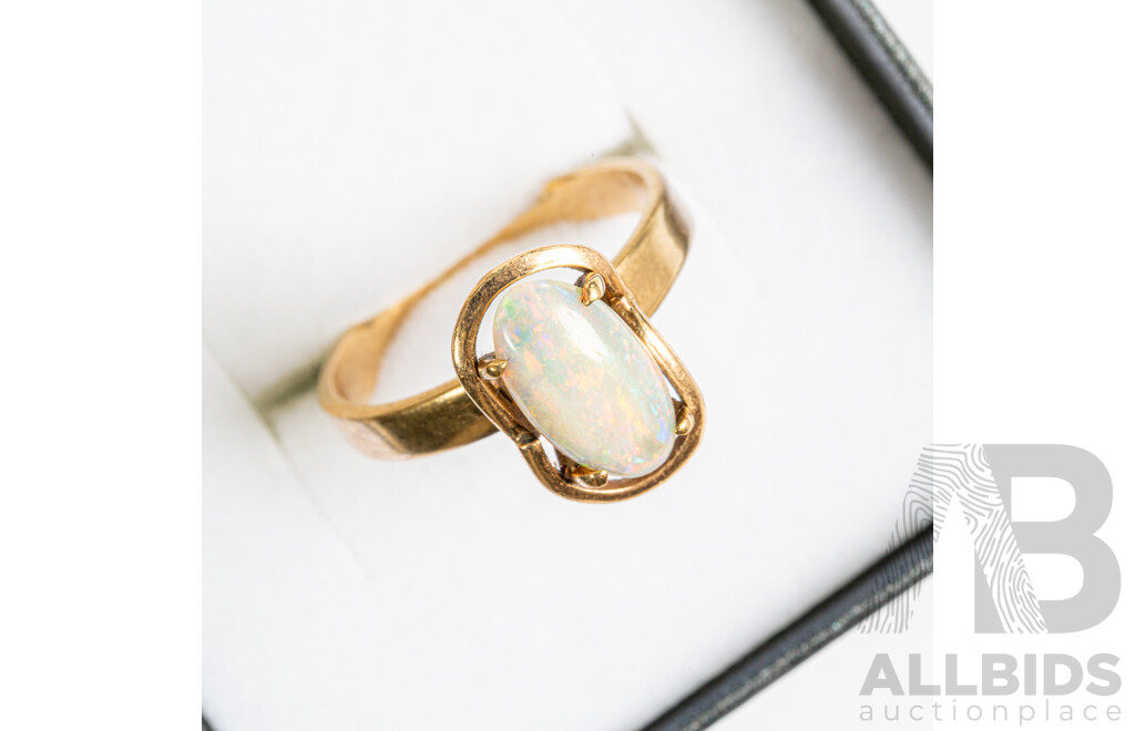 9ct Vintage Crystal Opal Ring, Size M, 2.57 Grams