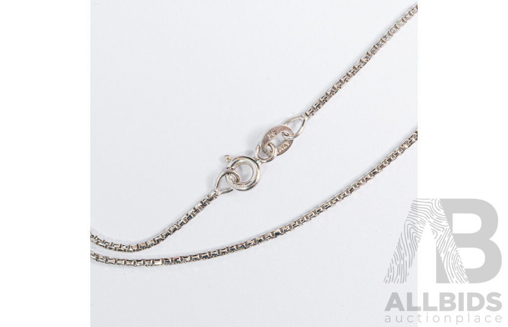 18ct White Gold Sapphire & Diamond Pendant & Chain, Est S0.62ct/TDW0.25ct 5.49 Grams