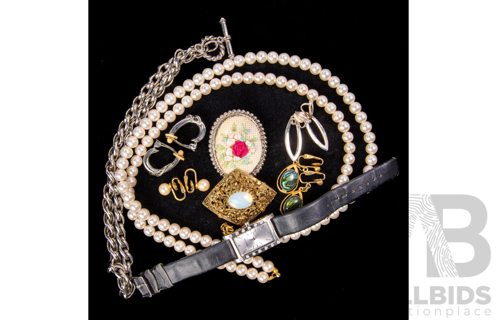 Collection of Vintage Jewellery Items Including Tapestry Brooch