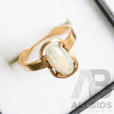 9ct Vintage Crystal Opal Ring, Size M, 2.57 Grams