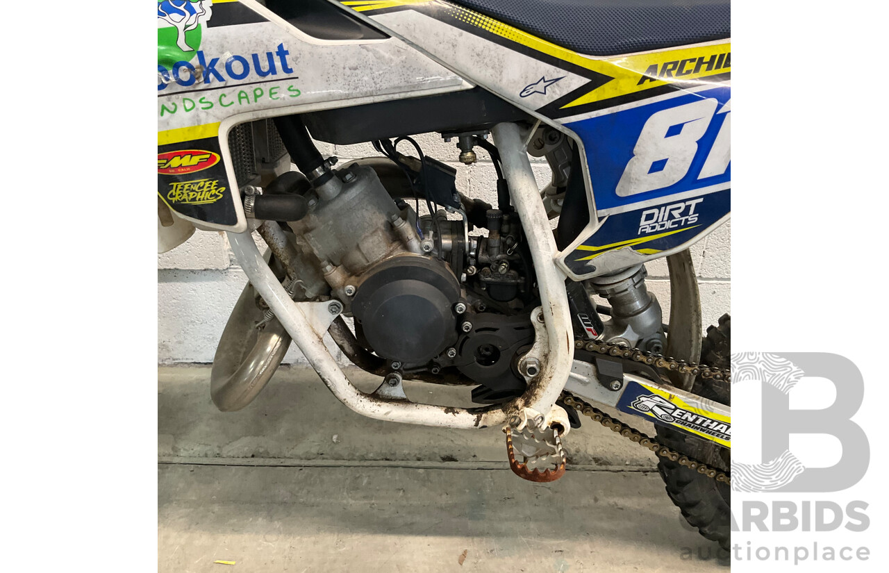 HUSQVARNA Juniors Dirt Bike