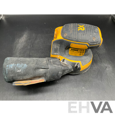 DEWALT 18V XR Brushless 125 Mm Sander (DCW210), Battery Charger (DCB118XE) and 2x 18V 6ah Battery - Lot of 4