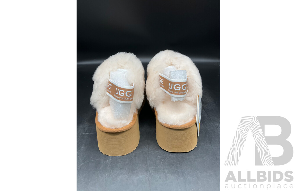 UGG Womens Funkette Slipper, Chestnut Size UK3