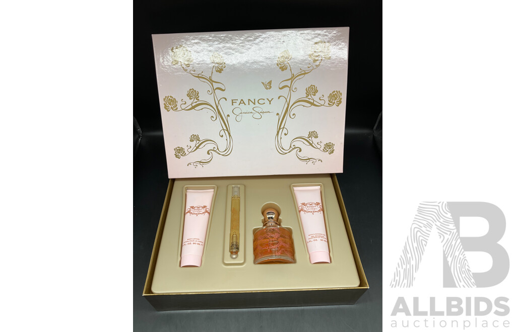 FANCY Jessica Simpson 4 PC Gift Set