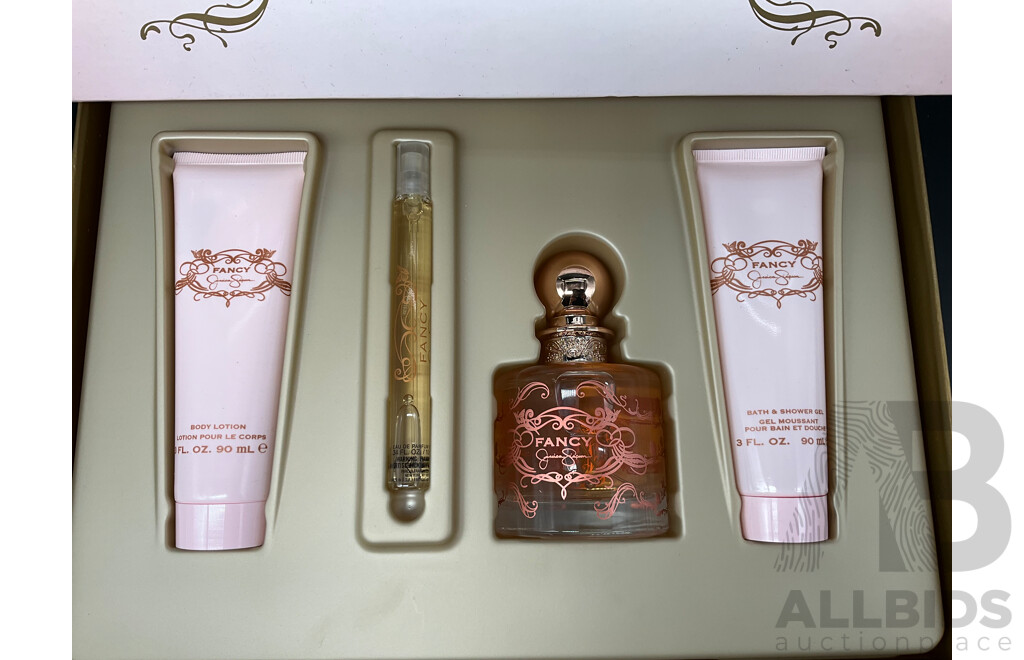 FANCY Jessica Simpson 4 PC Gift Set