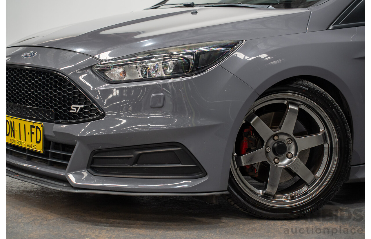 7/2015 Ford Focus ST LZ MY15 5d Hatchback Stealth Grey Turbo 2.0L