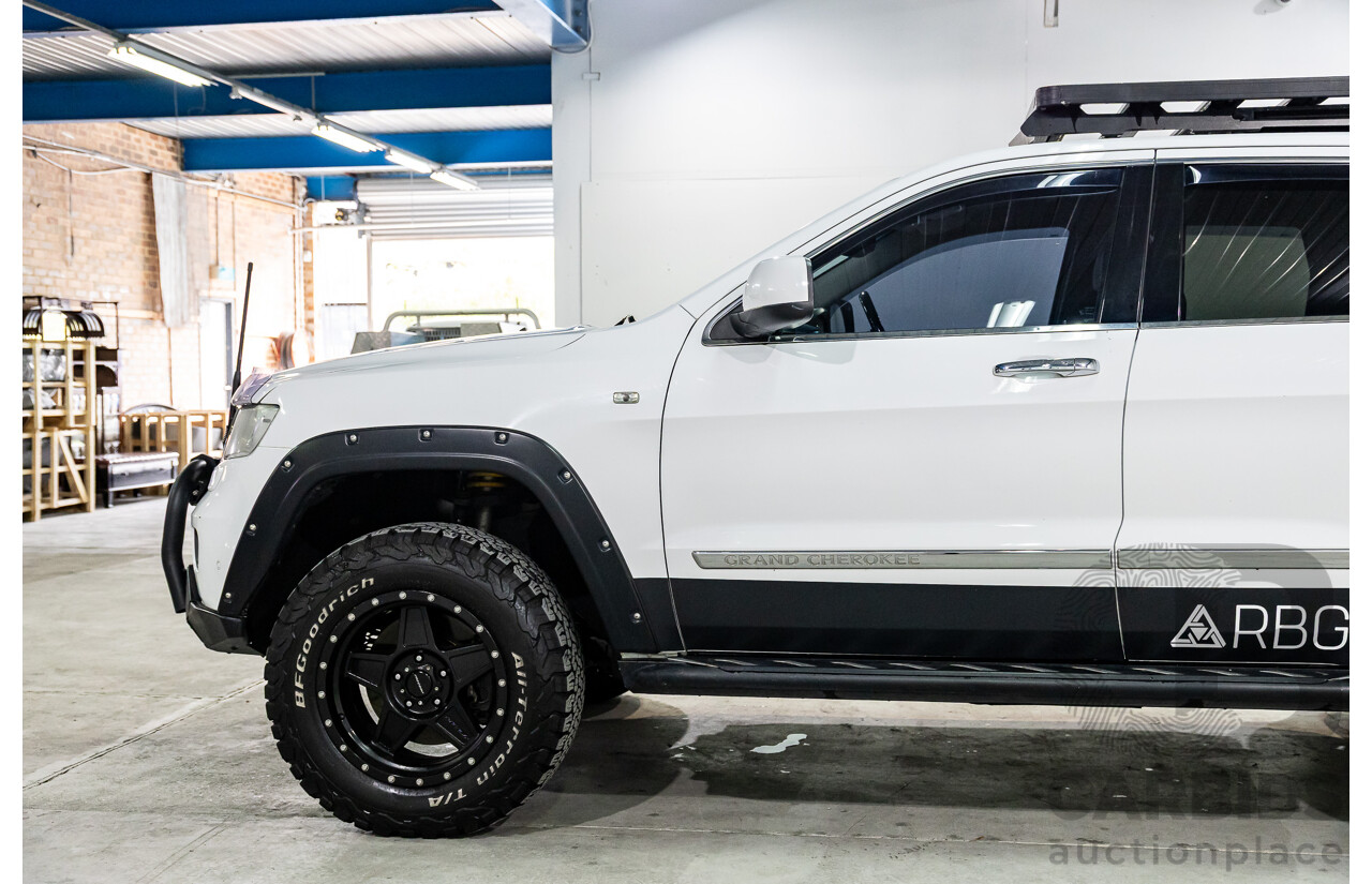 10/2012 Jeep Grand Cherokee Limited (4x4) WK MY13 4d Wagon Bright White V8 5.7L