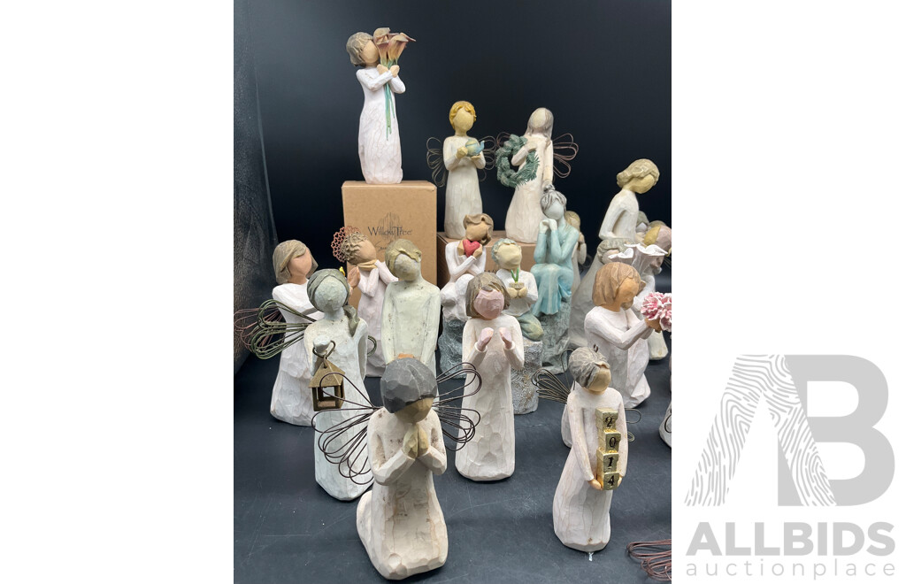WILLOW TREE Collectable  Hand Carved Resin Figurine - Lot of 30