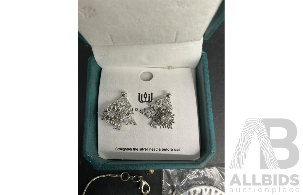 Sterling Silver Jewellery - Necklases and Earrings - Lot of 6