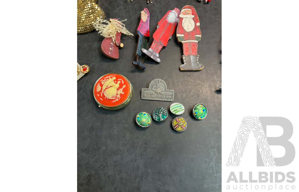 Assorted Costume Xmas Jewellery, Spare Watch Wristbands and More   - Lot of 20