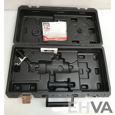 Ozito (TCS-6100) 125mm Twin Cutter with Case