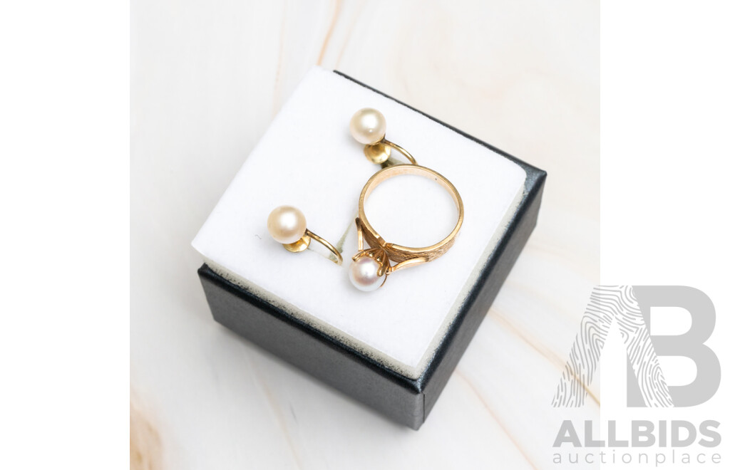 9ct Vintage Akoya Pearl Ring, Size L, 3.14 Grams with Vintage Cultured Pearl Screw Back Clip on Earrings