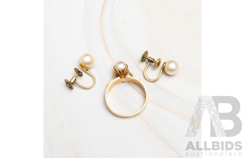 9ct Vintage Akoya Pearl Ring, Size L, 3.14 Grams with Vintage Cultured Pearl Screw Back Clip on Earrings