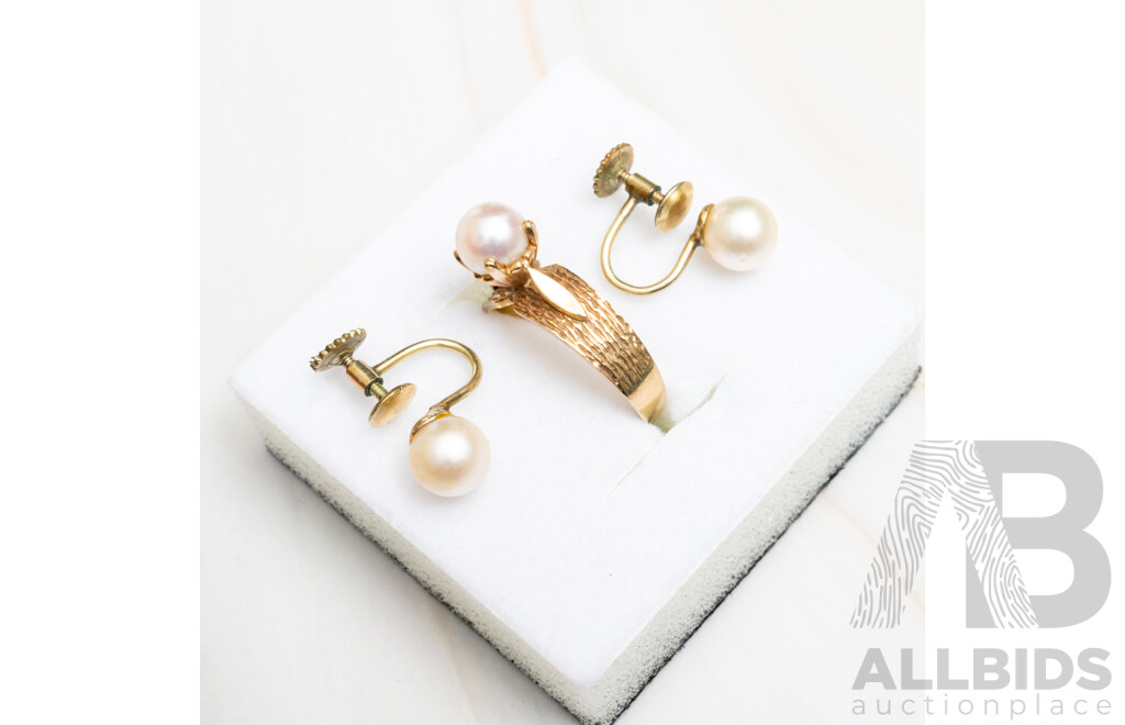 9ct Vintage Akoya Pearl Ring, Size L, 3.14 Grams with Vintage Cultured Pearl Screw Back Clip on Earrings
