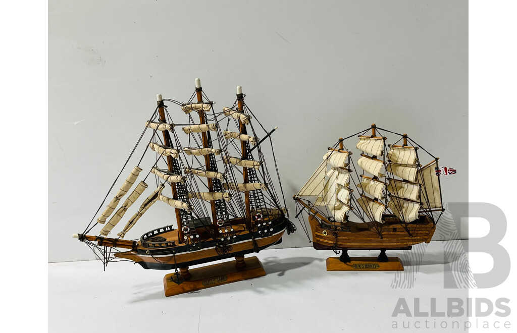 Collection of Display Sailing Ships Including Bottled Examples, Plate and Metal Trinket Box