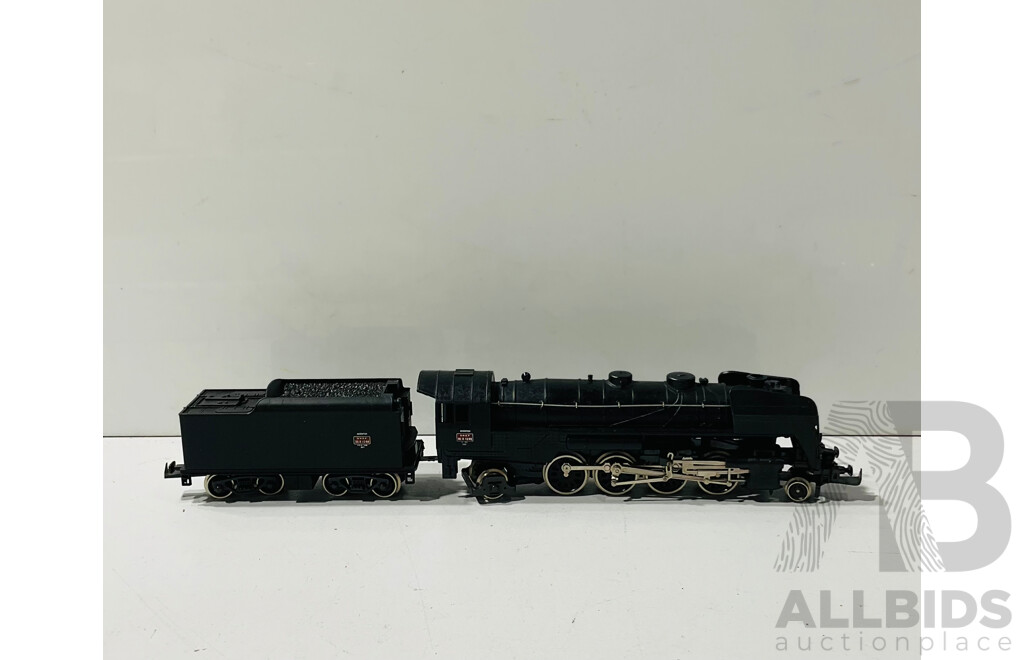 Vintage Lima HO Scale SNCF 2-8-2 Steam Locomotive and Tender with Packaging