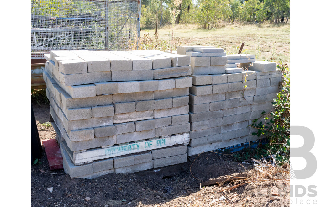 Job Lot Quantity of 4 Pallets of Besser Blocks ETC