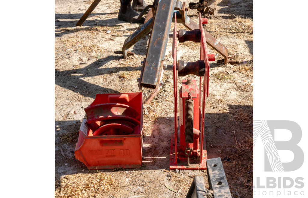 12,000KG TTi Pipe Bender with Built in Hydraulic Jack and Attachments ETC